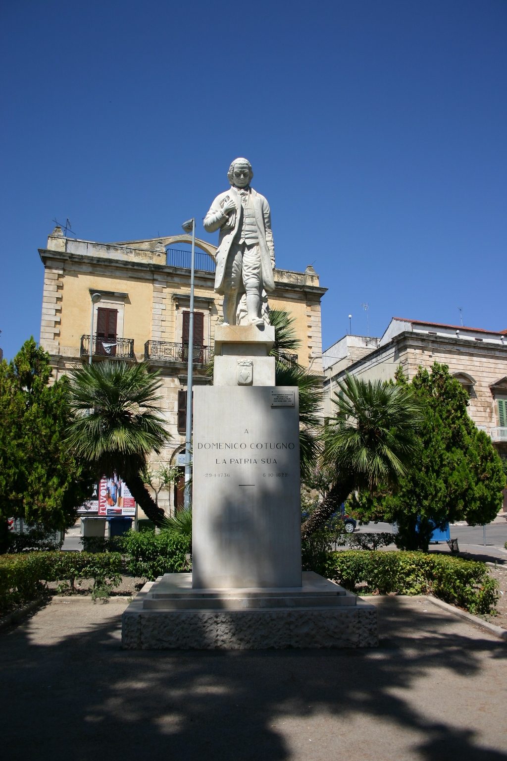 Domenico%20Cotugno%27s%20monument%2C%20Ruvo%20di%20Puglia%2C%20Italy%20-%2001.JPG